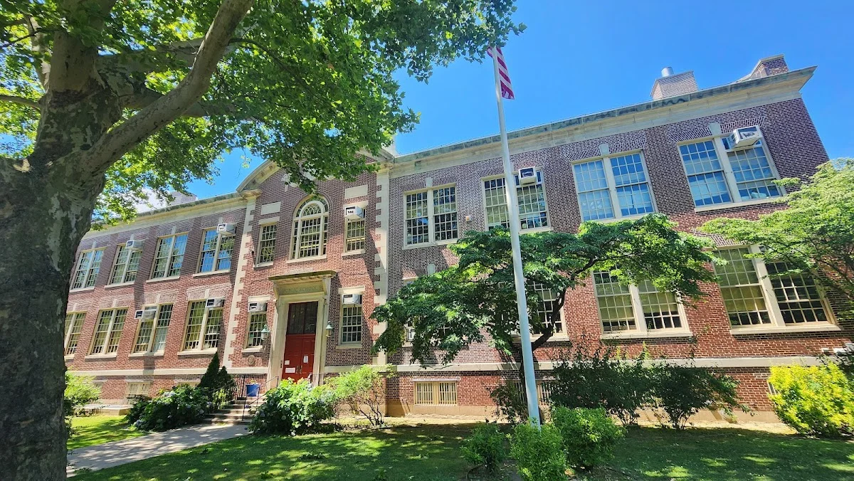 P.S. 098 THE DOUGLASTON SCHOOL