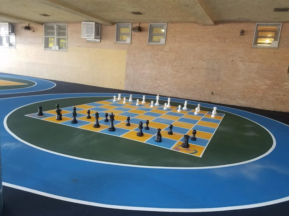 P.S. 221 THE NORTH HILLS SCHOOL