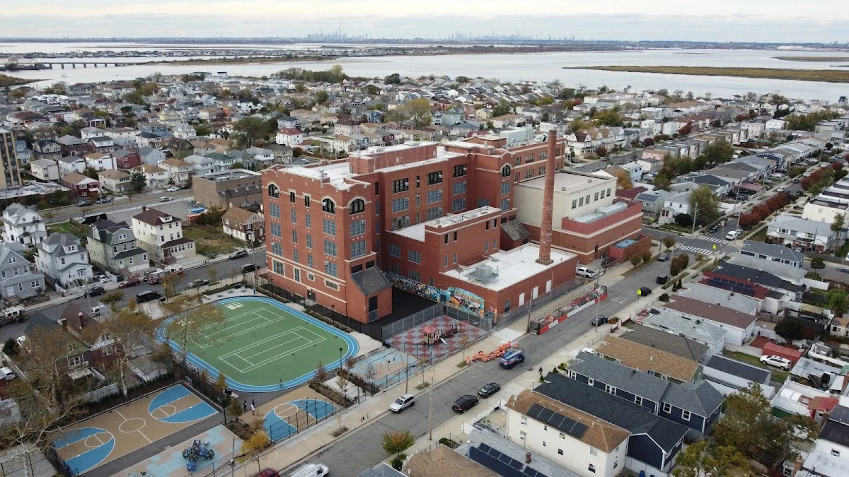 P.S./M.S 042 R. VERNAM