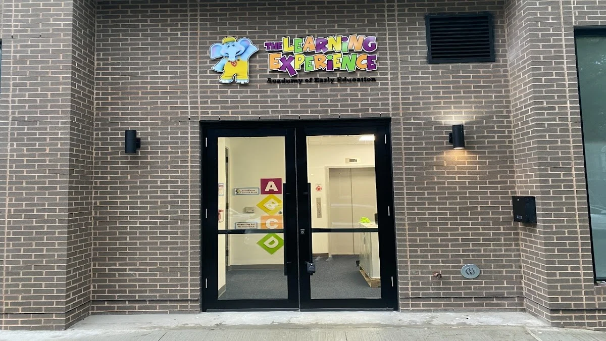 WINNY'S HAPPY APPLE PLACE LLC