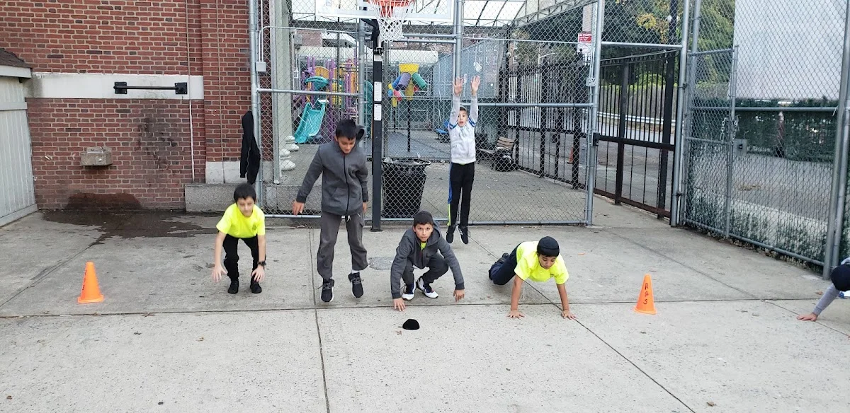 SHA'AREI ZION OHEL BRACHA